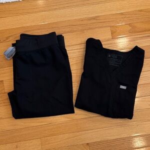 Figs Jet Black Scrub Ensemble